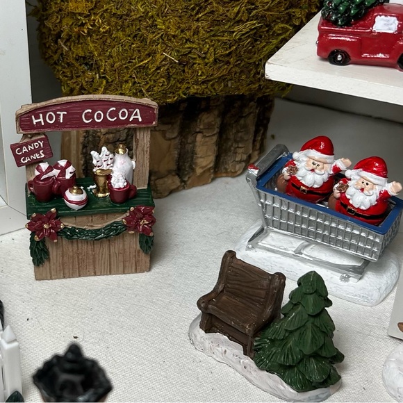 LIGHT UP CHRISTMAS TOWN FAIRY GARDEN GIFT SET - Picture 11 of 16